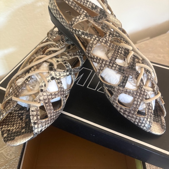 Mia Veranda Sandal.  Size 9.5 - Picture 2 of 5